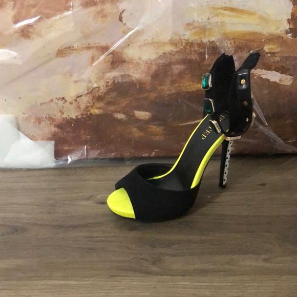 Fancy stiletto 👠 - Picture 2 of 6